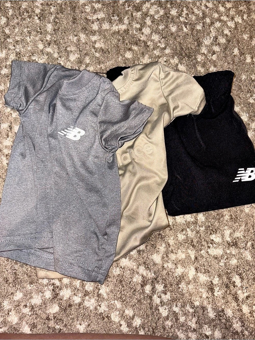 New Balance Kids Short Sleeve T-Shirt 3-Pack Gray & Black Like New